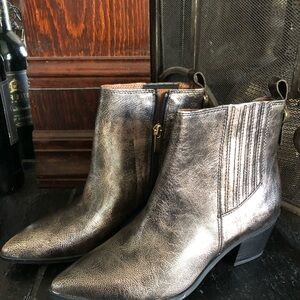 🎉🎉Host Pick🎉🎉 FRANCO SARTO SHAY DISTRESSED GOLD LEATHER WESTERN BOOTIES